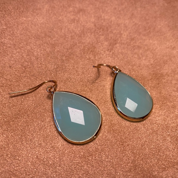Light aqua and gold earrings - Picture 3 of 3